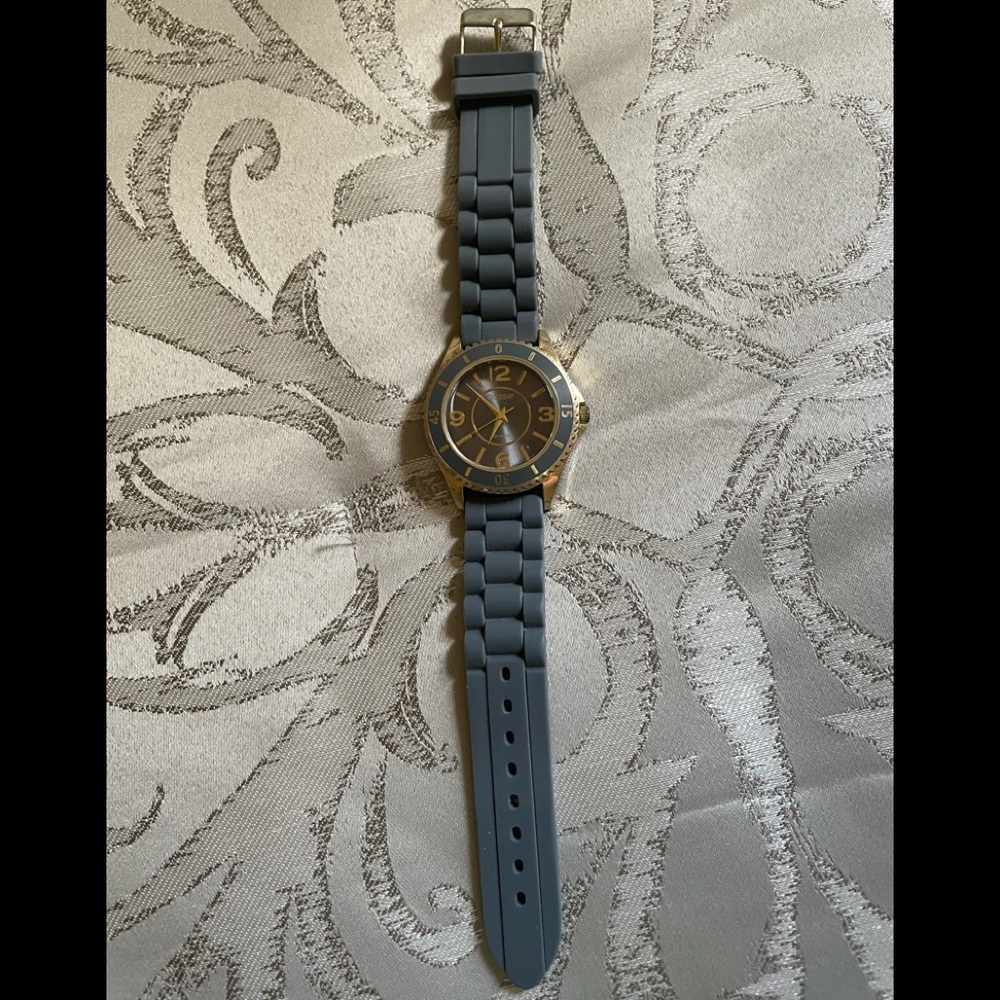 Gossip silicone strap stainless steel back watch